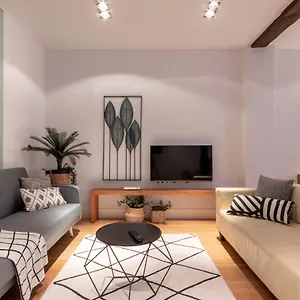 Hall Vi By Aston Apartamento